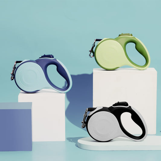 Retractable pet lead